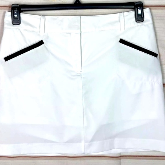 Izod Golf‎ Skort White with Black Trim Moisture-Wicking Polyester Women’s 4 EUC - Picture 1 of 9